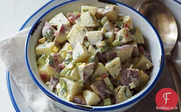 Insalata di patate calda della signora