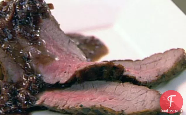 Bistecca alla griglia con scalogno e salsa al vino rosso