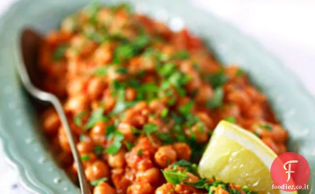 Ceci Catalani Con Pomodori e Mandorle