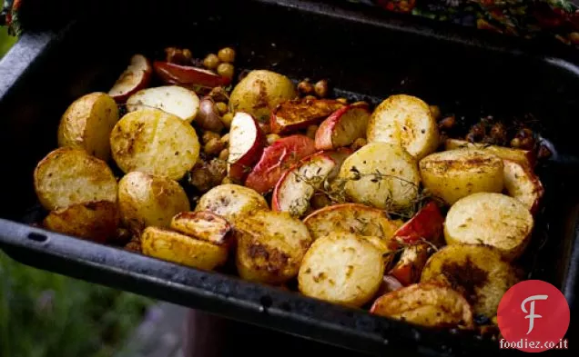 Patate arrosto croccanti con mele e arancia