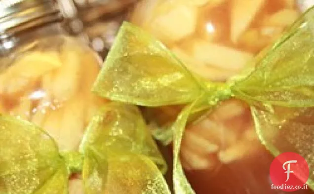Torta di mele in un barattolo