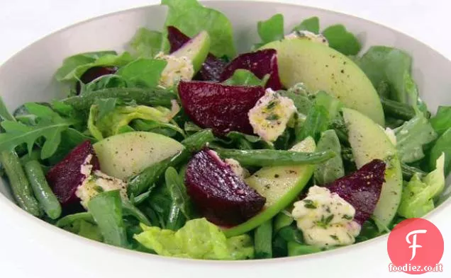 Insalata di barbabietole e formaggio di capra marinato