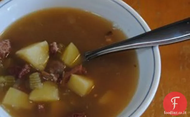 Prosciutto e zuppa di fagioli del Nord