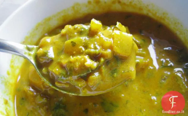 Salsa Korma facile senza latticini con ceci neri, patate viola e zucca