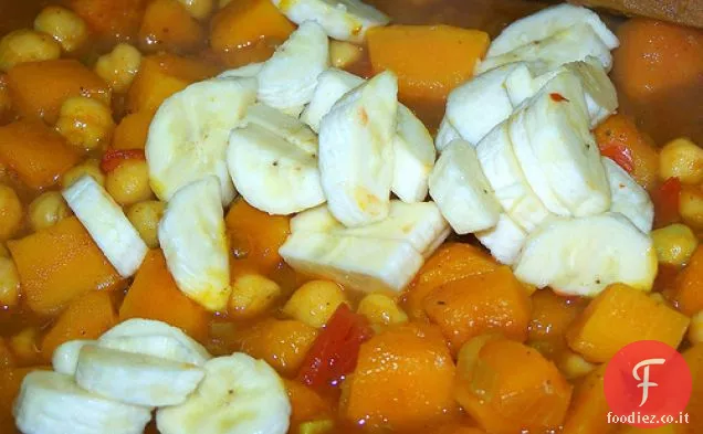 Curry di zucca, banana e ceci