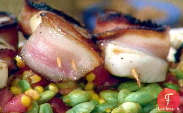 Tournedos di capesante avvolto con pancetta con succotash estivo
