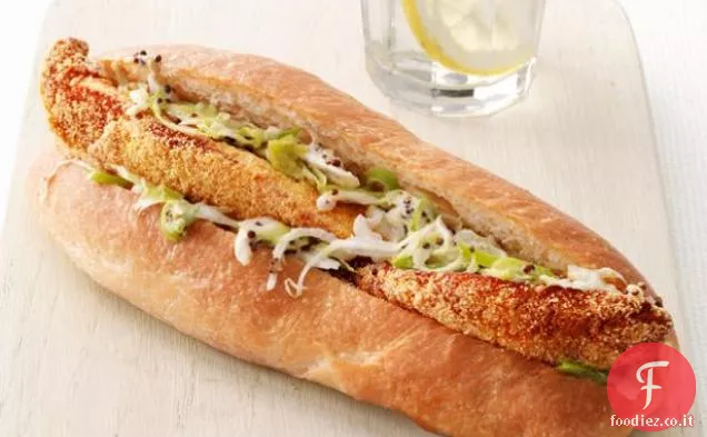 Panini di pesce con Jalapeno Slaw