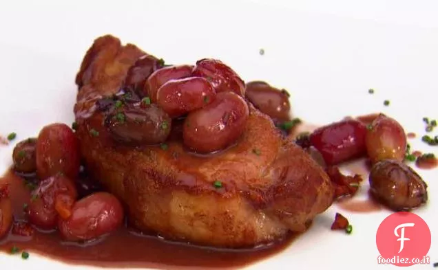 Braciole di maiale scottate con salsa d'uva