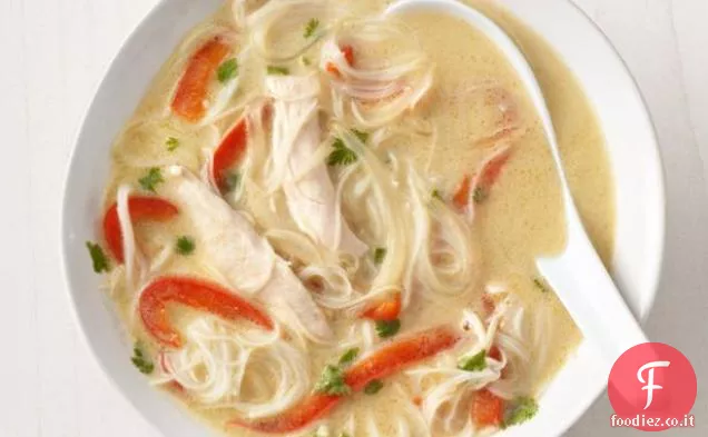 Zuppa di pollo tailandese