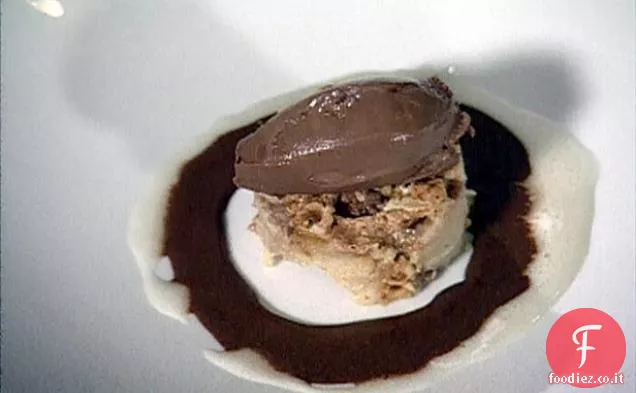 Budino di pane Rocky Road con salsa Marshmallow