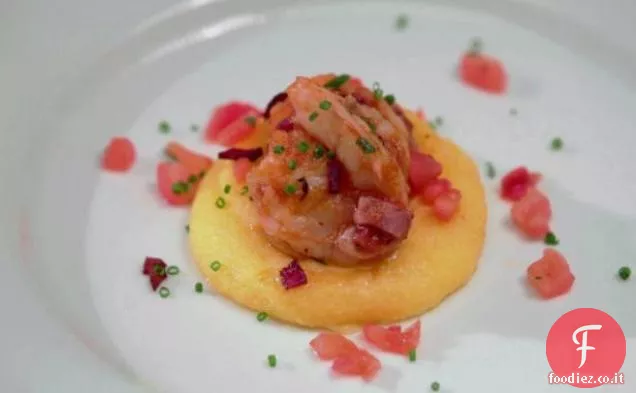 Lola Gamberi e Grana di Polenta con Pomodoro Basilico Concasse