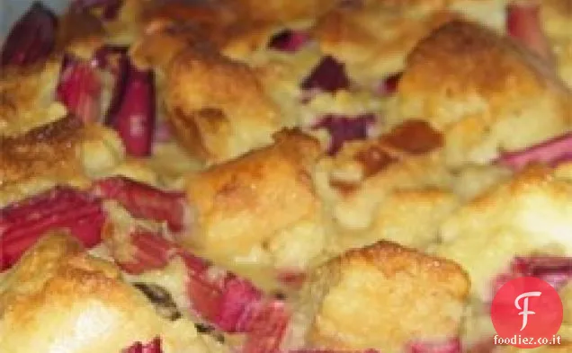 Budino di pane al rabarbaro vecchio stile