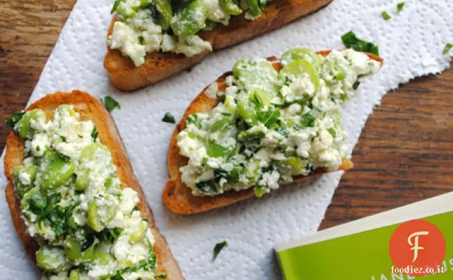 Bruschetta di Fave e Feta