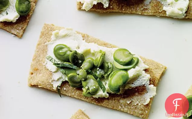 Favas e Ricotta su cracker di latticello