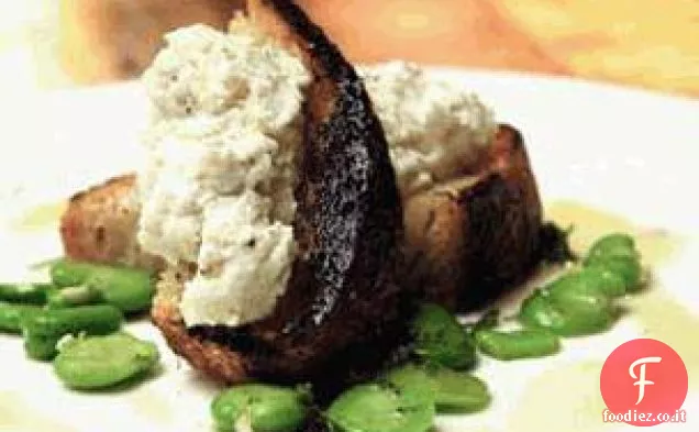 Bruschetta Con Favas E Ricotta