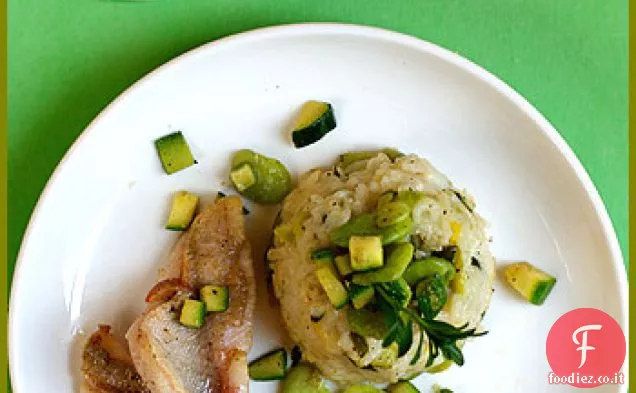 Un gioco con il cibo o un timballo di risotto alle fave-Jeu de nourriture ou une timbale de risotto aux fèves