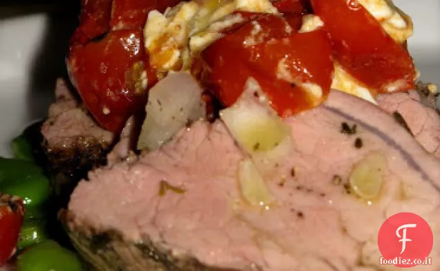 Filetto di maiale alla griglia di Diva domestica con fave e arrosto