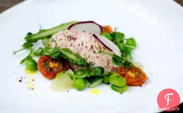 Insalata di granchio con pomodori semi-secchi e limone zuccherato