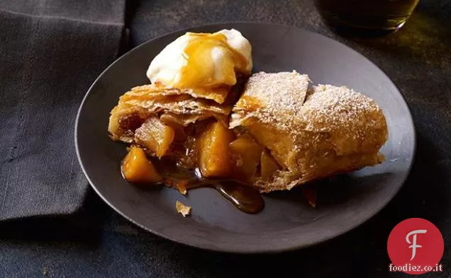 Strudel di mele al caramello salato