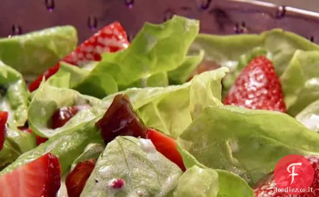 Insalata di arance, fragole e datteri