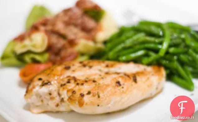 Pollo all'albicocca e fagiolini con scaglie di mandorle