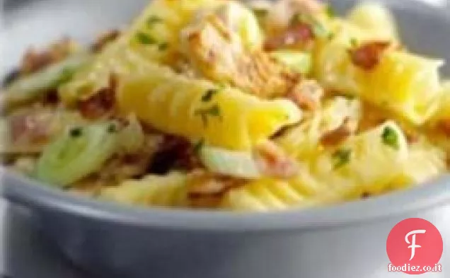 Insalata di pasta di pollo e pancetta con Senape Maille® Dijon Originale