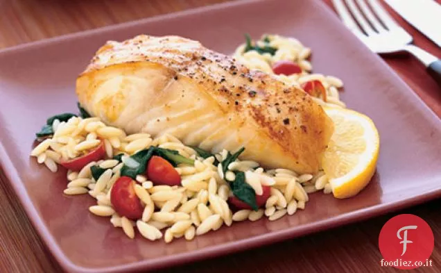 Halibut al forno con Orzo, spinaci e pomodorini