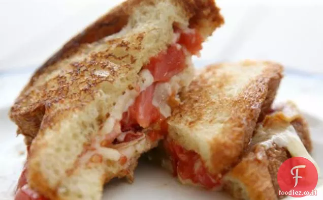 Formaggio grigliato in fattoria per adulti