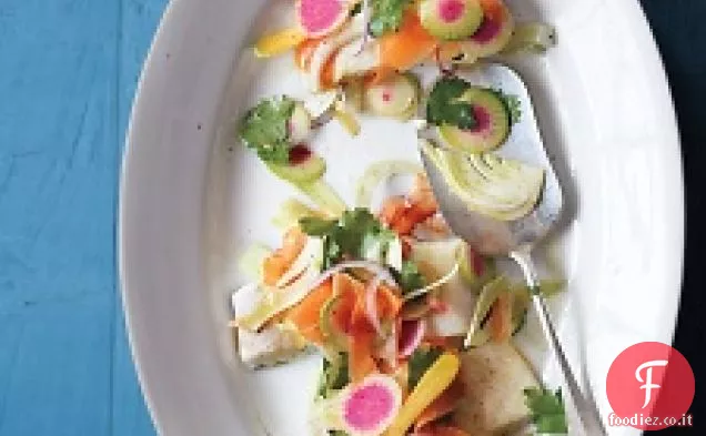 Halibut alla griglia con insalata di verdure primaverili rasata