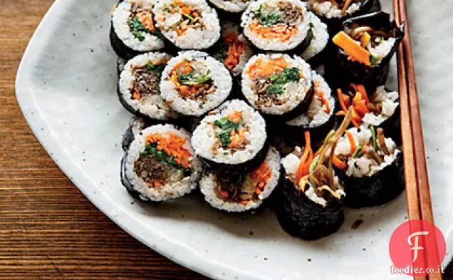 Rotoli di sushi coreano con Crumble di noce-Edamame