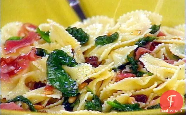 Farfalle con Pignole, Prosciutto e Spinaci