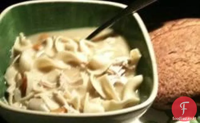 Zuppa di noodle di pollo cremoso