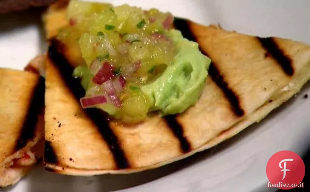 Quesadillas all'aglio tostate con formaggio Brie 2