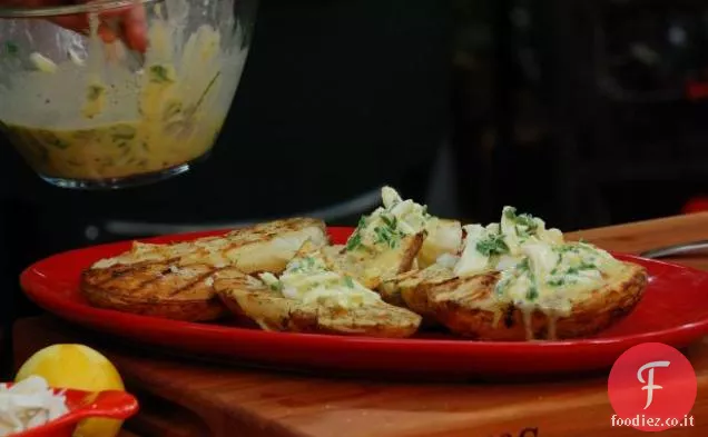 Patate alla griglia con carne di granchio-Condimento di cipolla verde