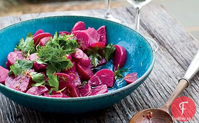 Insalata di barbabietole in salamoia