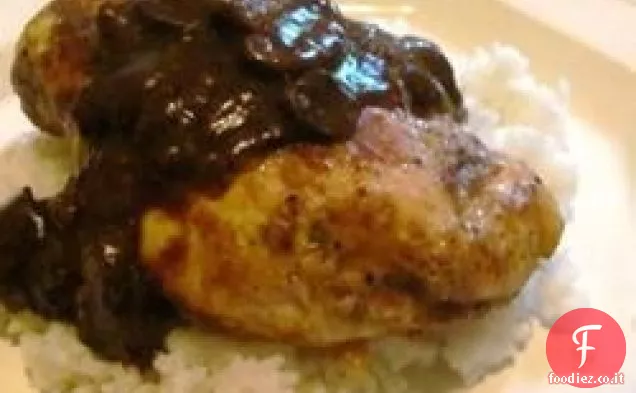 Pollo Marsala su riso bianco