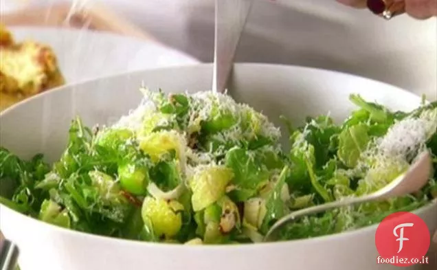 Insalata di foglie di germogli di Bruxelles