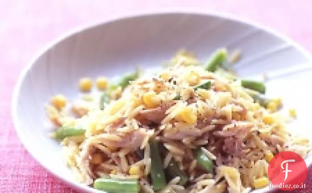 Orzo con pollo, mais e fagiolini