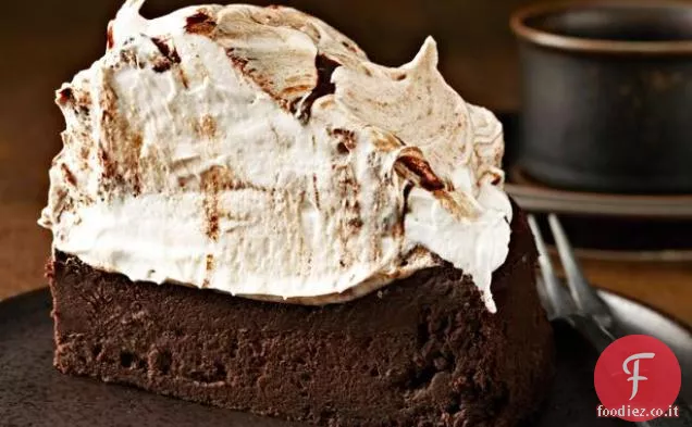 Torreggiante torta al cioccolato senza farina
