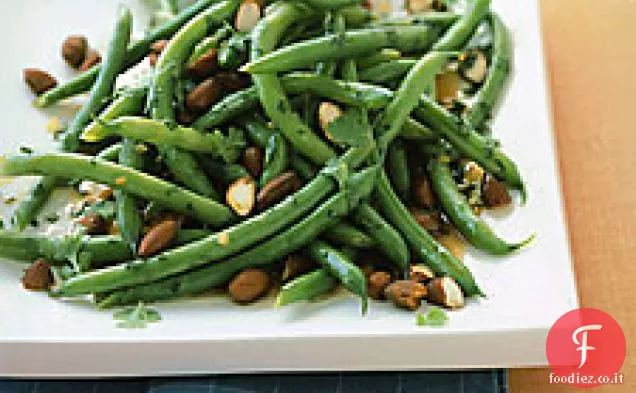 Insalata di fagioli verdi con mandorle