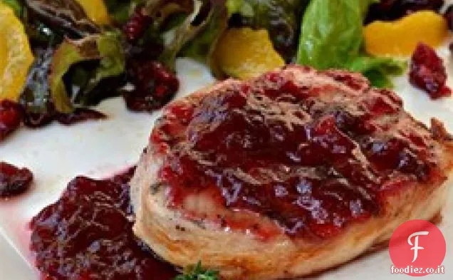 Cotolette di maiale con salsa di vino di mirtilli rossi