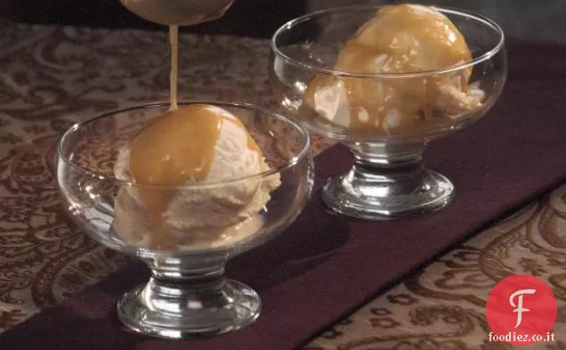 Gelato alla vaniglia con salsa di Bourbon Butterscotch