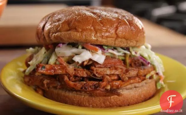 Di Bobby dolce e piccante Maiale e Slaw Sandwich