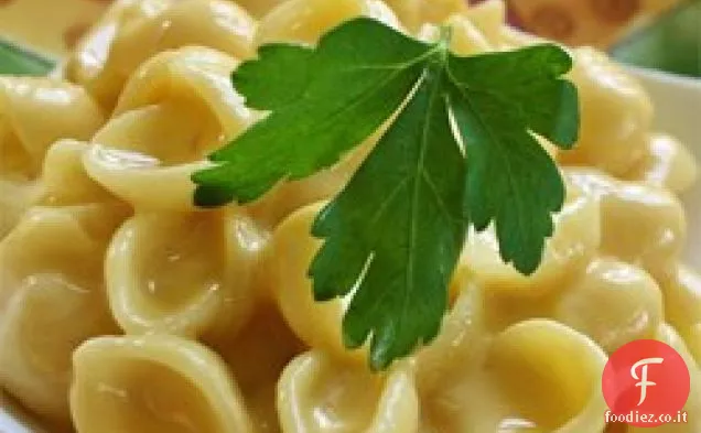 Maccheroni al microonde e formaggio