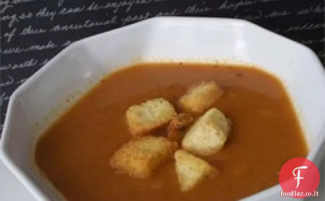 Zuppa di peperoni rossi arrostiti e pomodoro