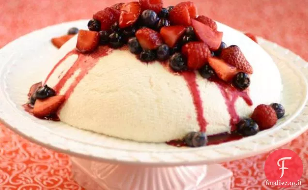 Cheesecake alla panna fresca con frutti di bosco estivi