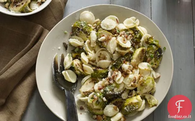 Orecchiette Con Cavoletti di Bruxelles e Nocciole
