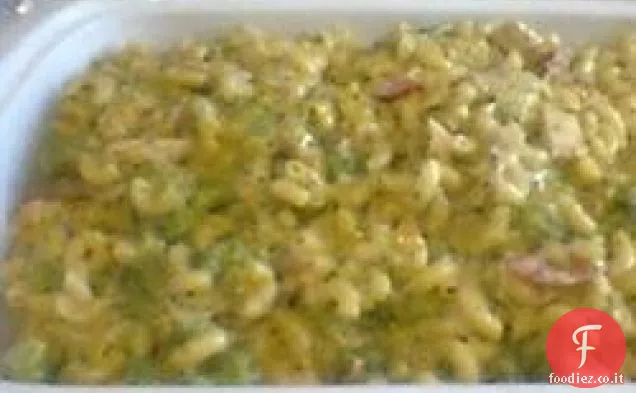 Maccheroni e formaggio con pollo e broccoli