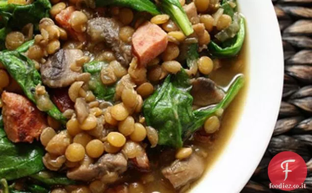 Zuppa di lenticchie con spinaci e salsiccia