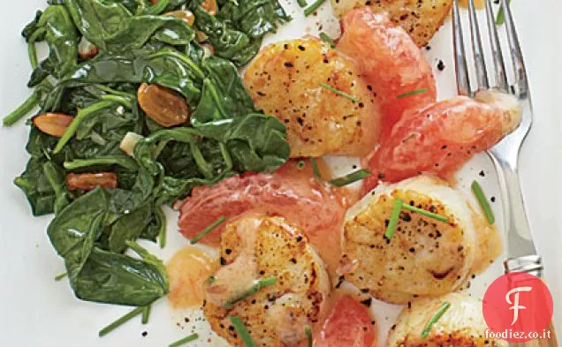 Capesante scottate con pompelmo rosa-Salsa di burro marrone